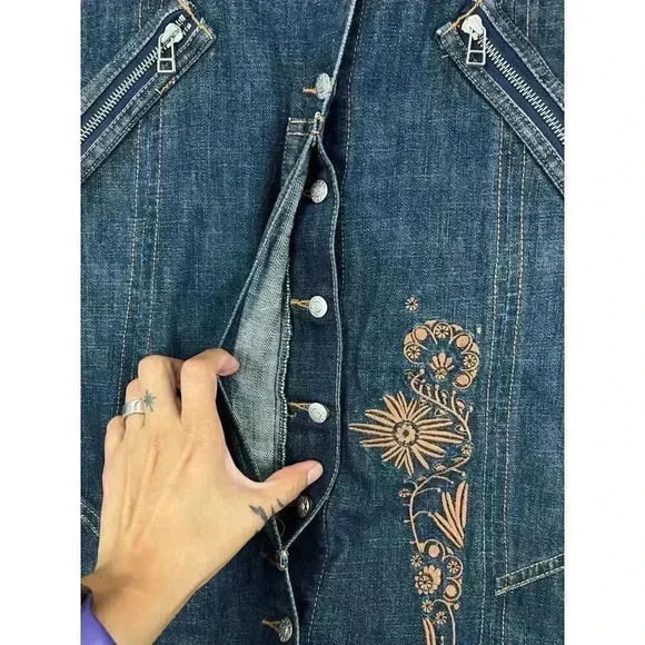 Oilily Blue Denim Skirt 34 Floral Embroidered Center Buttons Women's - Picture 6 of 13